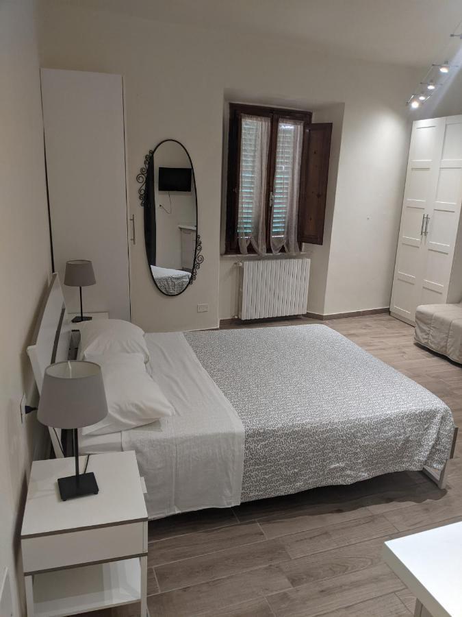Apartment Nel Centro Della Citta ปิสโตยา ภายนอก รูปภาพ