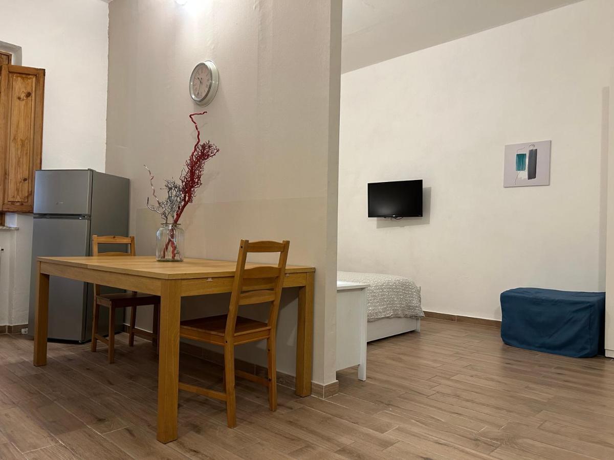 Apartment Nel Centro Della Citta ปิสโตยา ภายนอก รูปภาพ