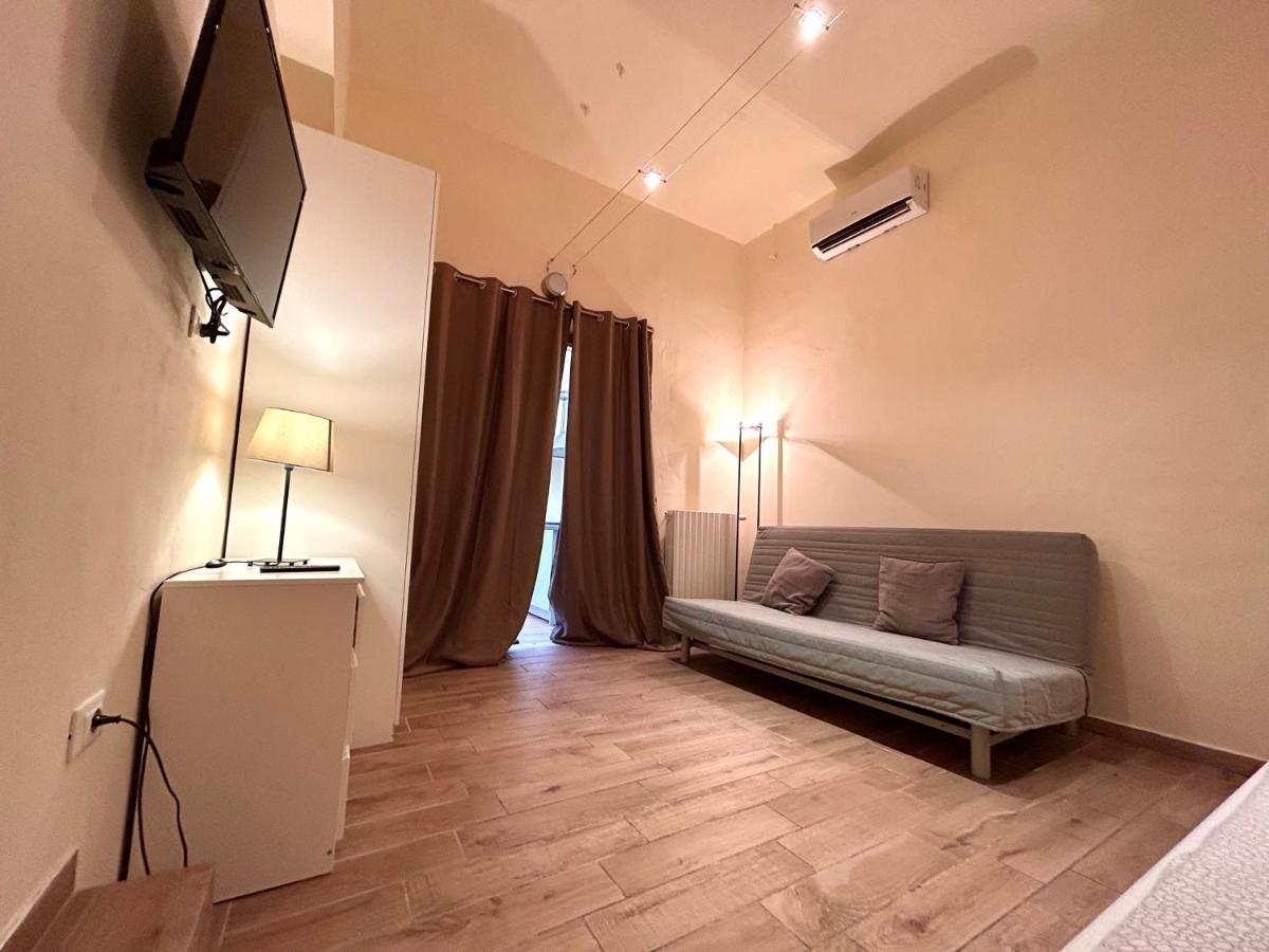 Apartment Nel Centro Della Citta ปิสโตยา ภายนอก รูปภาพ