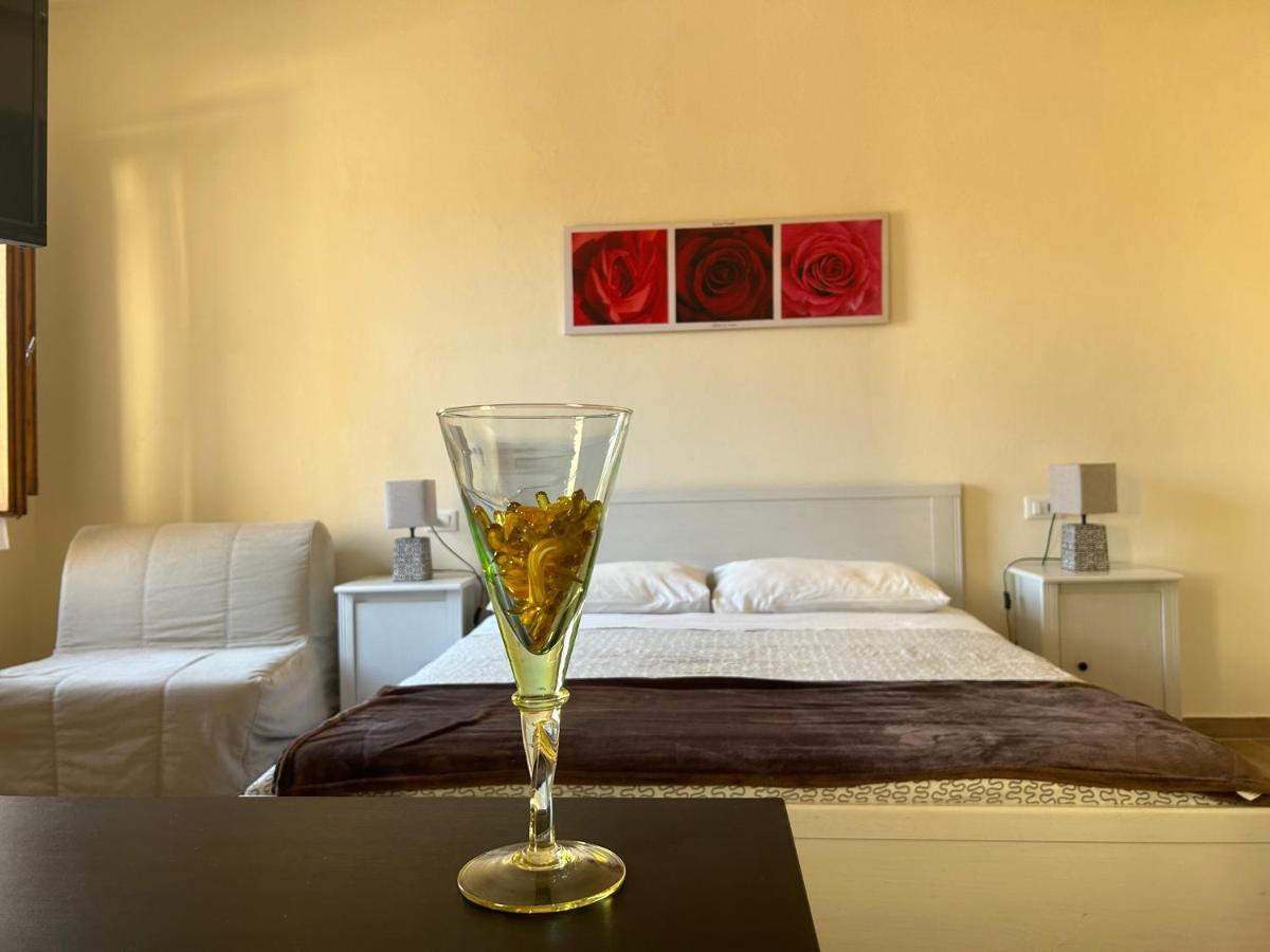 Apartment Nel Centro Della Citta ปิสโตยา ภายนอก รูปภาพ
