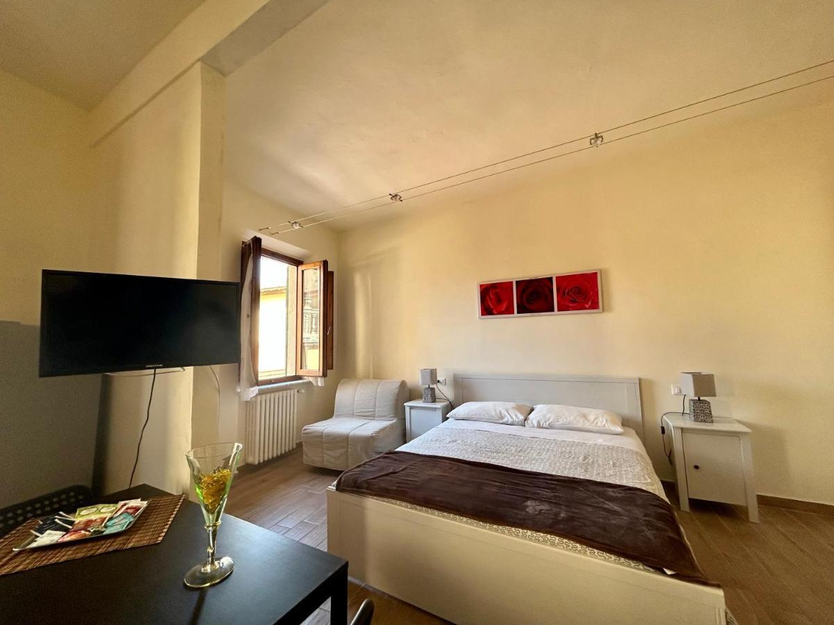 Apartment Nel Centro Della Citta ปิสโตยา ภายนอก รูปภาพ