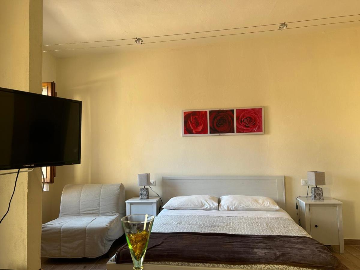 Apartment Nel Centro Della Citta ปิสโตยา ภายนอก รูปภาพ