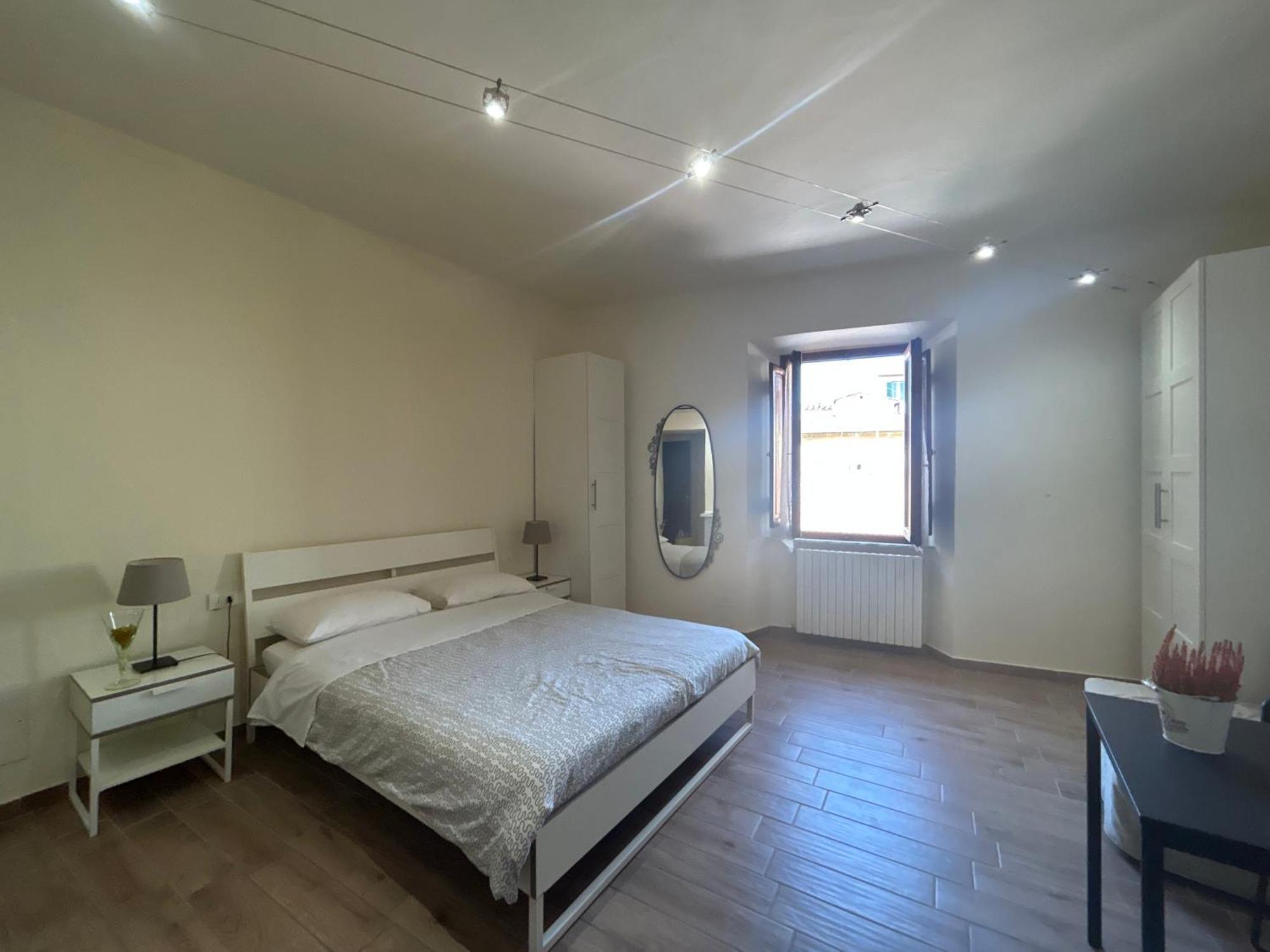 Apartment Nel Centro Della Citta ปิสโตยา ภายนอก รูปภาพ