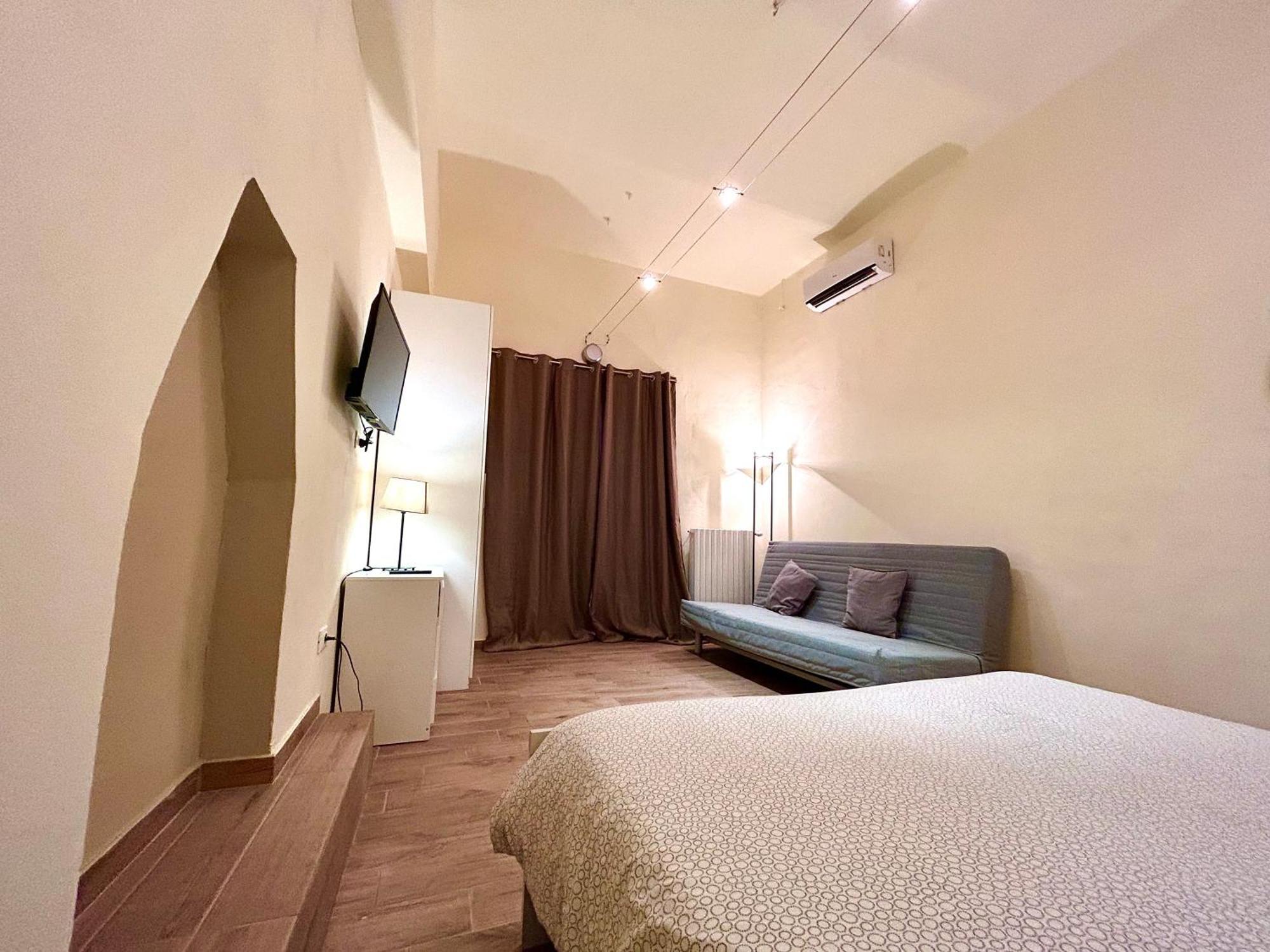 Apartment Nel Centro Della Citta ปิสโตยา ภายนอก รูปภาพ