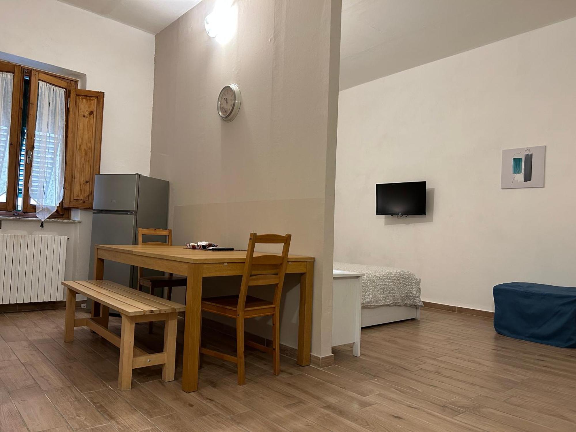 Apartment Nel Centro Della Citta ปิสโตยา ภายนอก รูปภาพ
